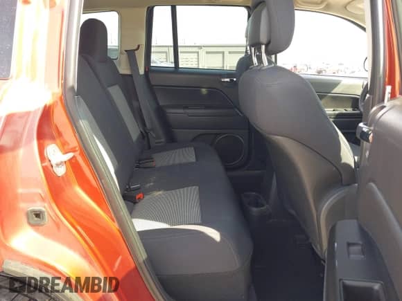 2010 Jeep Compass Latitude с VIN 1J4NF1FB6AD620326, выставлен на аукционе IAAI как лот 41779502 с пробегом 92 550 миль миль и . История ставок и продаж доступна на DreamBid. Изображение 8.