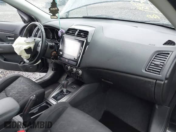 2021 Mitsubishi Outlander ES z VIN JA4ARUAU2MU027180, wystawiony jako IAAI lot #42795957 z przebiegiem 15 729 mil mil oraz . Historia ofert i sprzedaży dostępna na DreamBid. Obrazek 5.