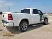 2020 Ram 1500 Laramie z VIN 1C6SRFJT7LN328315, wystawiony jako Copart lot #68271545 z przebiegiem 64 057 mil mil oraz Szkoda całkowita • Salvage title. Historia ofert i sprzedaży dostępna na DreamBid. Obrazek 3.