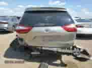2017 Toyota Sienna LE z VIN 5TDJZ3DC2HS149244, wystawiony jako Copart lot #68222815 z przebiegiem 46 522 mil mil oraz Szkoda całkowita • Salvage title. Historia ofert i sprzedaży dostępna na DreamBid. Obrazek 6.