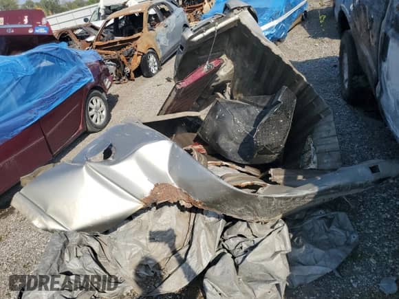 2004 Chevrolet Silverado 1500 LT с VIN 1GCEK19T24E285585, выставлен на аукционе Copart как лот 72052795 с пробегом Не указан миль и Списание • Salvage title. История ставок и продаж доступна на DreamBid. Изображение 12.