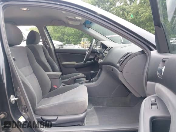 2004 Honda Accord LX с VIN 1HGCM66354A096585, выставлен на аукционе IAAI как лот 42524707 с пробегом 240 884 миль миль и . История ставок и продаж доступна на DreamBid. Изображение 5.