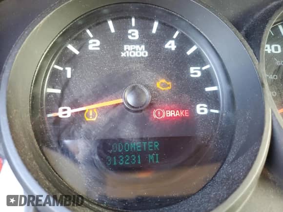 2013 Chevrolet Silverado 1500 LS с VIN 1GCRCREA6DZ157960, выставлен на аукционе Copart как лот 85496545 с пробегом 313 231 миль миль и Списание • Salvage title. История ставок и продаж доступна на DreamBid. Изображение 9.