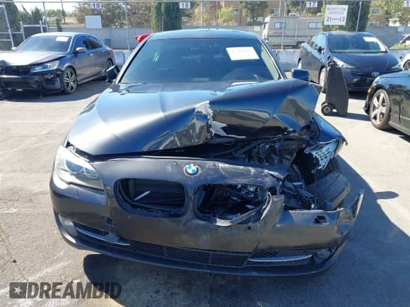 2013 BMW 5 Series 528i с VIN WBAXG5C52DD233582, выставлен на аукционе IAAI как лот 43326429 с пробегом 147 253 миль миль и . История ставок и продаж доступна на DreamBid. Изображение 13.