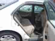 2000 Honda Accord LX z VIN 1HGCG5641YA131445, wystawiony jako IAAI lot #42441064 z przebiegiem 208 017 mil mil oraz . Historia ofert i sprzedaży dostępna na DreamBid. Obrazek 8.