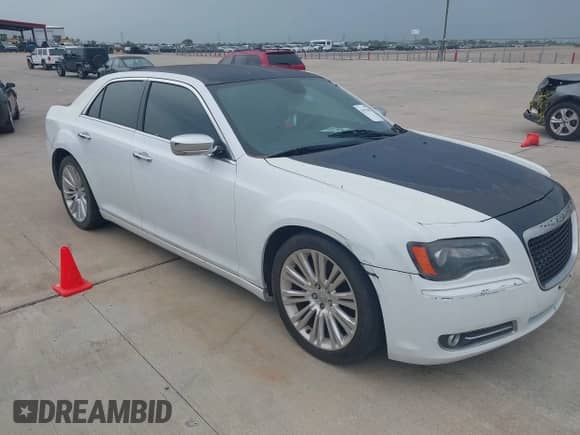 2013 Chrysler 300 C с VIN 2C3CCAET9DH743257, выставлен на аукционе IAAI как лот 42612614 с пробегом 102 676 миль миль и . История ставок и продаж доступна на DreamBid. Изображение 1.