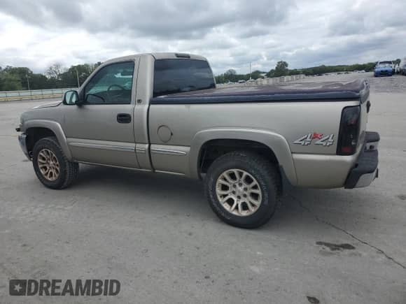 2000 GMC Sierra 1500 SLE z VIN 1GTEK14V3YZ132902, wystawiony jako Copart lot #83982915 z przebiegiem 187 430 mil mil oraz Czysty tytuł • Clean title. Historia ofert i sprzedaży dostępna na DreamBid. Obrazek 2.