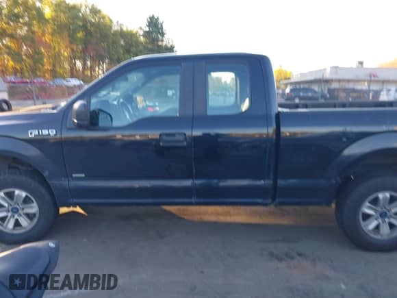 2016 Ford F-150 XLT z VIN 1FTEX1EP7GFB61305, wystawiony jako IAAI lot #43480475 z przebiegiem 275 724 mil mil oraz . Historia ofert i sprzedaży dostępna na DreamBid. Obrazek 14.