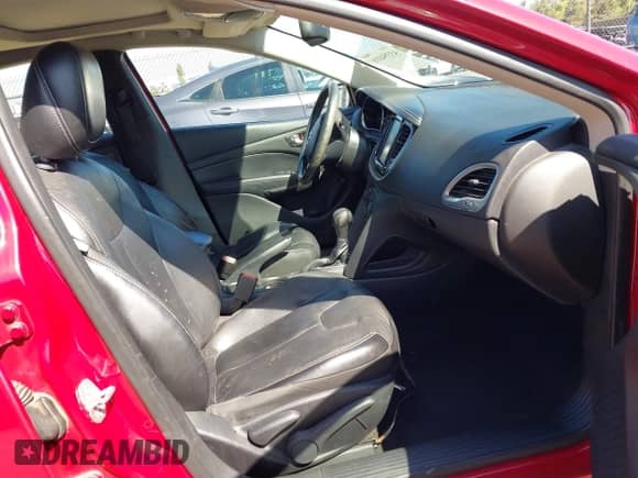 2014 Dodge Dart Limited z VIN 1C3CDFCB8ED903986, wystawiony jako IAAI lot #43354111 z przebiegiem 104 010 mil mil oraz . Historia ofert i sprzedaży dostępna na DreamBid. Obrazek 5.
