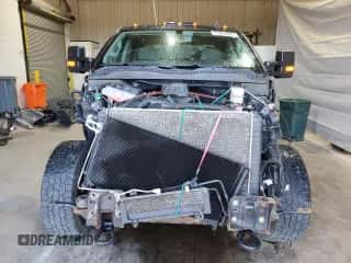 2019 Chevrolet Silverado 2500HD Work Truck z VIN 1GC1KREGXKF157978, wystawiony jako Copart lot #71842865 z przebiegiem 186 667 mil mil oraz Szkoda całkowita • Salvage title. Historia ofert i sprzedaży dostępna na DreamBid. Obrazek 5.