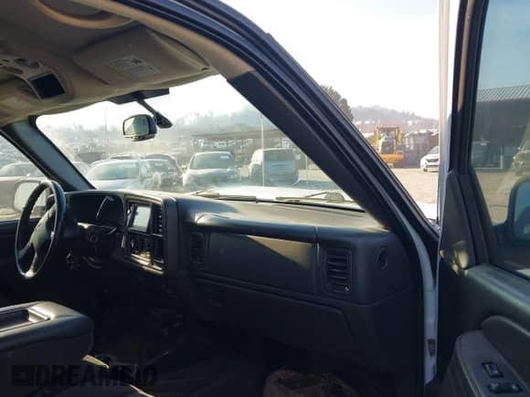 2006 GMC Sierra 1500 SLT with VIN 2GTEK13Z161259108, listed as a IAAI auction lot 41900305 with 254,027 mi miles and . Bid and sale history available at DreamBid. Image 5.