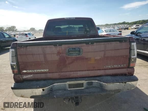 2003 Chevrolet Silverado 1500HD LS с VIN 1GCGK13U83F123575, выставлен на аукционе Copart как лот 70054325 с пробегом 204 061 миль миль и Списание • Salvage title. История ставок и продаж доступна на DreamBid. Изображение 6.