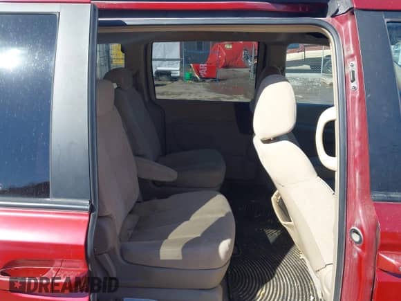 2007 Hyundai Entourage GLS с VIN KNDMC233876011118, выставлен на аукционе IAAI как лот 41739406 с пробегом Не указан миль и . История ставок и продаж доступна на DreamBid. Изображение 8.