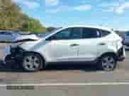 2012 Hyundai Tucson GL z VIN KM8JT3AB9CU447741, wystawiony jako IAAI lot #43370135 z przebiegiem 115 880 mil mil oraz . Historia ofert i sprzedaży dostępna na DreamBid. Obrazek 14.