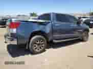 2010 Toyota Tundra Limited z VIN 5TFFY5F10AX091926, wystawiony jako Copart lot #63306145 z przebiegiem 222 961 mil mil oraz Szkoda całkowita • Salvage title. Historia ofert i sprzedaży dostępna na DreamBid. Obrazek 3.