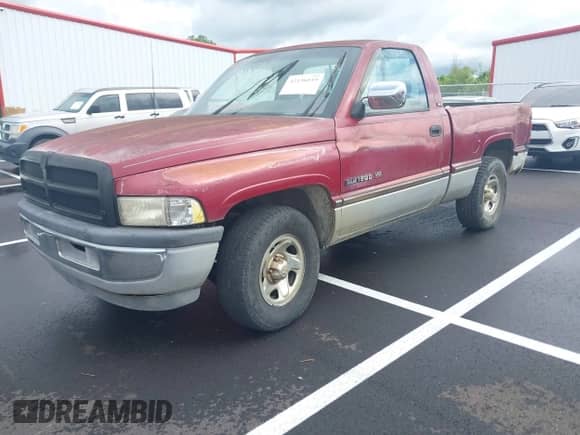 1994 Dodge 1500 z VIN 3B7HC16Y5RM562712, wystawiony jako IAAI lot #42156039 z przebiegiem 139 378 mil mil oraz . Historia ofert i sprzedaży dostępna na DreamBid. Obrazek 2.