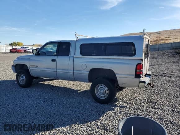 2001 Dodge 2500 with VIN 3B7KF23Z71G180443, listed as a Copart auction lot 82716745 with 353,149 mi miles and Clean title. Bid and sale history available at DreamBid. Image 2.