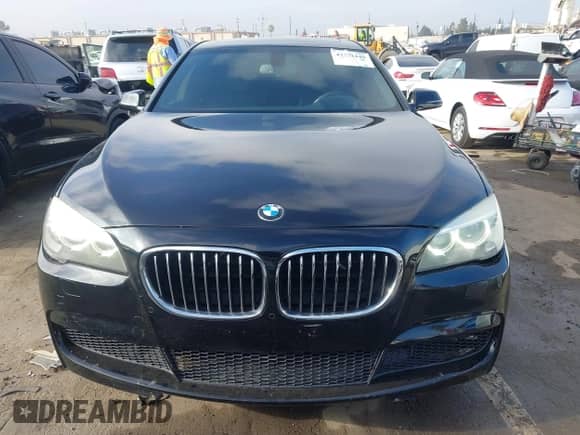 2013 BMW 7 Series 740Li with VIN WBAYE4C59DD136786, listed as a IAAI auction lot 42722440 with 126,170 mi miles and . Bid and sale history available at DreamBid. Image 12.