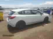 2018 Subaru Impreza z VIN 4S3GTAA6XJ3721781, wystawiony jako Copart lot #58631895 z przebiegiem 79 540 mil mil oraz Czysty tytuł • Clean title. Historia ofert i sprzedaży dostępna na DreamBid. Obrazek 3.