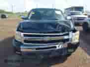 2011 Chevrolet Silverado 1500 LT z VIN 3GCPCSE00BG382605, wystawiony jako IAAI lot #42549320 z przebiegiem 135 390 mil mil oraz . Historia ofert i sprzedaży dostępna na DreamBid. Obrazek 12.