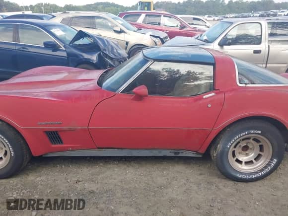 1982 Chevrolet Corvette с VIN 1G1AY8785C5119332, выставлен на аукционе IAAI как лот 42784393 с пробегом 60 907 миль миль и . История ставок и продаж доступна на DreamBid. Изображение 14.