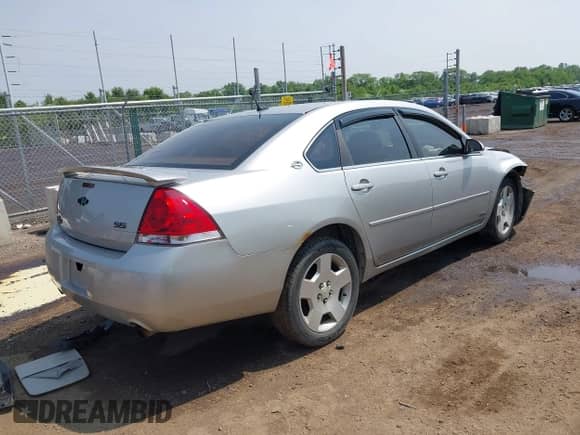 2008 Chevrolet Impala SS z VIN 2G1WD58C189282296, wystawiony jako IAAI lot #42413038 z przebiegiem 183 316 mil mil oraz . Historia ofert i sprzedaży dostępna na DreamBid. Obrazek 4.