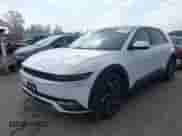 2024 Hyundai Ioniq 5 SEL z VIN KM8KN4DE0RU250072, wystawiony jako IAAI lot #43125009 z przebiegiem 40 809 mil mil oraz . Historia ofert i sprzedaży dostępna na DreamBid. Obrazek 17.