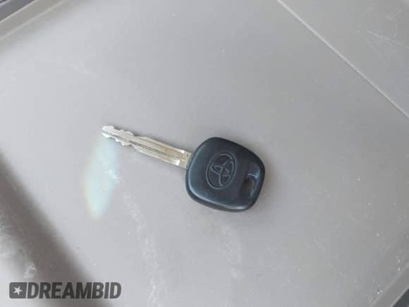 2008 Toyota Sienna LE with VIN 5TDBK23C28S016780, listed as a IAAI auction lot 42913654 with 236,276 mi miles and . Bid and sale history available at DreamBid. Image 11.