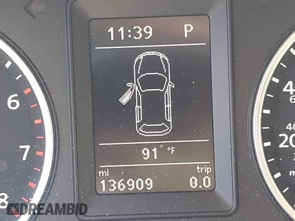 2017 Volkswagen Tiguan S с VIN WVGBV7AX7HK011930, выставлен на аукционе IAAI как лот 43126655 с пробегом 136 909 миль миль и . История ставок и продаж доступна на DreamBid. Изображение 15.