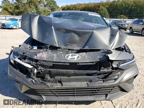 2025 Hyundai Elantra SE with VIN KMHLL4DG9SU858349, listed as a Copart auction lot 86859725 with 11,999 mi miles and Salvage title. Bid and sale history available at DreamBid. Image 5.