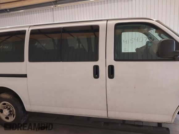 2019 Chevrolet Express Passenger LS с VIN 1GAWGEFG4K1200151, выставлен на аукционе IAAI как лот 41540721 с пробегом 111 873 миль миль и . История ставок и продаж доступна на DreamBid. Изображение 13.