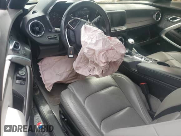 2018 Chevrolet Camaro 2SS z VIN 1G1FH3D78J0155871, wystawiony jako Copart lot #56176715 z przebiegiem Nie podano mil oraz Nie do naprawy • Non repairable. Historia ofert i sprzedaży dostępna na DreamBid. Obrazek 8.