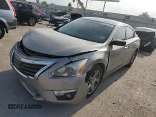 2015 Nissan Altima SV z VIN 1N4AL3AP5FC115795, wystawiony jako Copart lot #64991495 z przebiegiem 181 452 mil mil oraz Szkoda całkowita • Salvage title. Historia ofert i sprzedaży dostępna na DreamBid. Obrazek 1.
