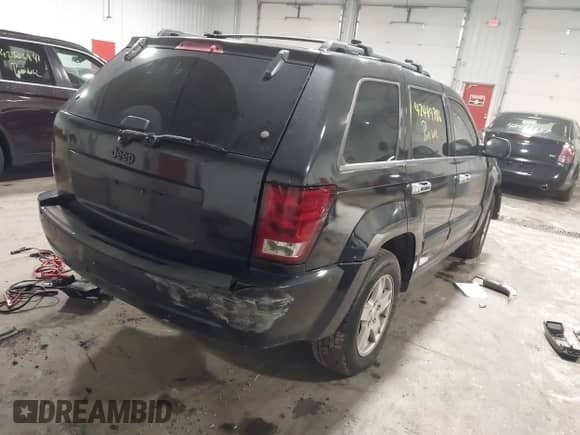 2005 Jeep Grand Cherokee Laredo with VIN 1J4HS48N35C658626, listed as a IAAI auction lot 42449786 with Not provided miles and . Bid and sale history available at DreamBid. Image 4.