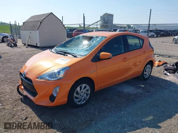 2015 Toyota Prius One z VIN JTDKDTB38F1093262, wystawiony jako IAAI lot #42588217 z przebiegiem 32 355 mil mil oraz . Historia ofert i sprzedaży dostępna na DreamBid. Obrazek 2.