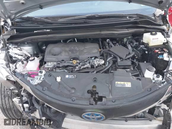 2025 Toyota Sienna LE with VIN 5TDKRKEC7SS260697, listed as a IAAI auction lot 42958407 with 5,707 mi miles and . Bid and sale history available at DreamBid. Image 10.