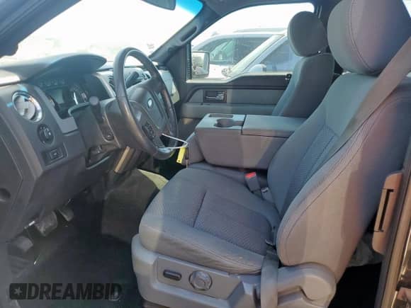 2013 Ford F-150 XLT z VIN 1FTFX1CF8DFB44393, wystawiony jako Copart lot #81899575 z przebiegiem 134 850 mil mil oraz Szkoda całkowita • Salvage title. Historia ofert i sprzedaży dostępna na DreamBid. Obrazek 7.