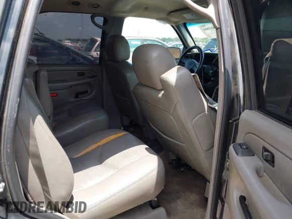 2006 Chevrolet Tahoe Z71 z VIN 1GNEC13TX6R104788, wystawiony jako IAAI lot #42684004 z przebiegiem 276 630 mil mil oraz . Historia ofert i sprzedaży dostępna na DreamBid. Obrazek 8.