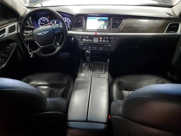 2015 Hyundai Genesis 3.8L with VIN KMHGN4JE5FU051072, listed as a Copart auction lot 63673205 with 131,678 mi miles and Salvage title. Bid and sale history available at DreamBid. Image 8.