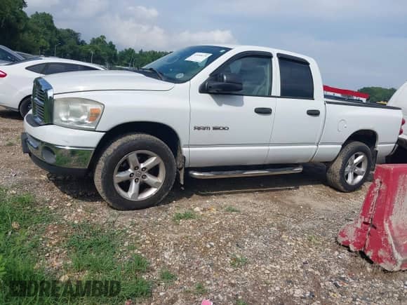 2007 Dodge 1500 SLT with VIN 1D7HU18P27J591490, listed as a IAAI auction lot 42698179 with 123,740 mi miles and . Bid and sale history available at DreamBid. Image 14.