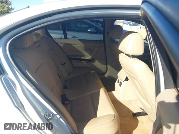 2011 BMW 3 Series 328i с VIN WBAPH5G53BNM77885, выставлен на аукционе IAAI как лот 43514280 с пробегом 195 571 миль миль и . История ставок и продаж доступна на DreamBid. Изображение 8.