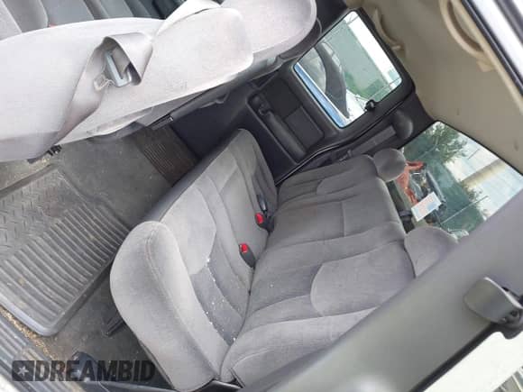 2003 GMC Sierra 1500 SLE с VIN 2GTEK19TX31166361, выставлен на аукционе IAAI как лот 42567055 с пробегом 150 985 миль миль и . История ставок и продаж доступна на DreamBid. Изображение 17.