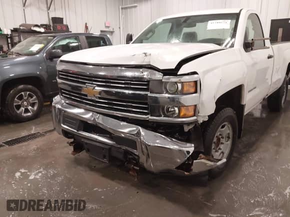 2017 Chevrolet Silverado 2500HD Work Truck z VIN 1GC0KUEG9HZ212393, wystawiony jako IAAI lot #41716571 z przebiegiem 161 533 mil mil oraz . Historia ofert i sprzedaży dostępna na DreamBid. Obrazek 6.