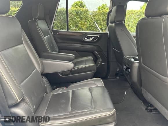 2022 Chevrolet Tahoe z VIN 1GBSCLED2NR313748, wystawiony jako Copart lot #70385675 z przebiegiem 52 886 mil mil oraz Czysty tytuł • Clean title. Historia ofert i sprzedaży dostępna na DreamBid. Obrazek 6.