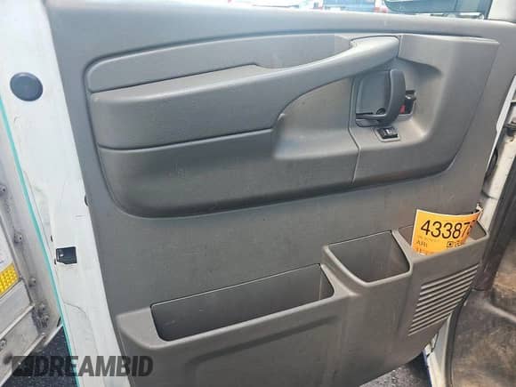 2011 Chevrolet Express Cargo с VIN 1GCSGAFX8B1187872, выставлен на аукционе IAAI как лот 43610341 с пробегом 79 743 миль миль и . История ставок и продаж доступна на DreamBid. Изображение 11.