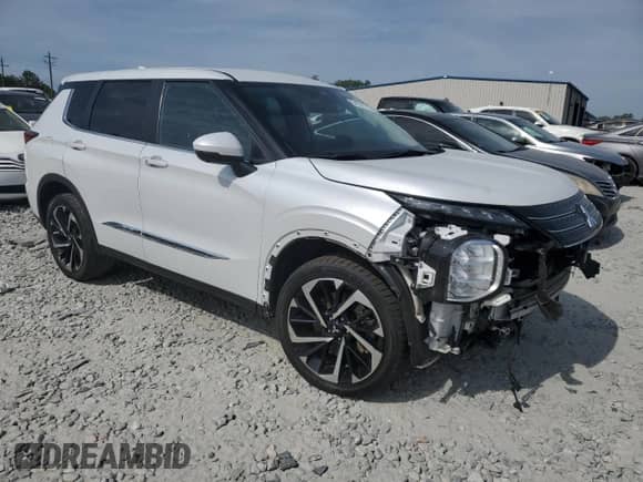 2022 Mitsubishi Outlander SE with VIN JA4J3UA82NZ088506, listed as a Copart auction lot 54781715 with 83,889 mi miles and Salvage title. Bid and sale history available at DreamBid. Image 4.