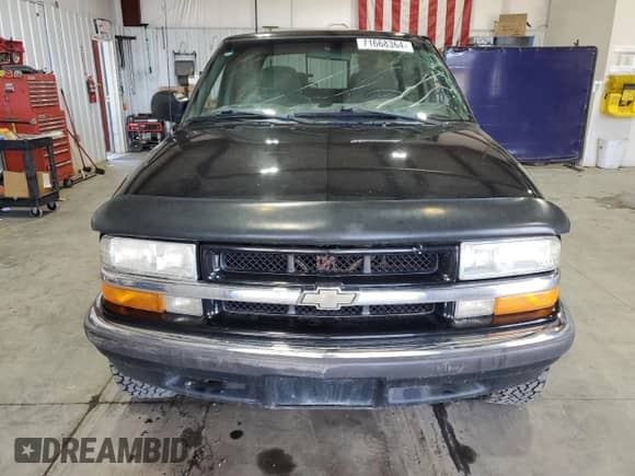 2001 Chevrolet S-10 LS with VIN 1GCDT13W11K256412, listed as a Copart auction lot 53254215 with 162,082 mi miles and Clean title. Bid and sale history available at DreamBid. Image 5.