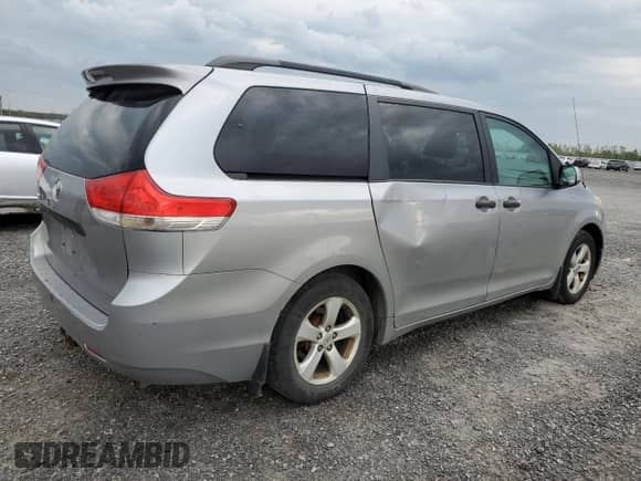 2012 Toyota Sienna with VIN 5TDZK3DC8CS252345, listed as a Copart auction lot 71726215 with 237,196 mi miles and Clean title. Bid and sale history available at DreamBid. Image 3.