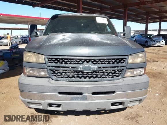 2005 Chevrolet Silverado 2500HD LT с VIN 1GCHK23245F891856, выставлен на аукционе IAAI как лот 43461920 с пробегом 491 456 миль миль и . История ставок и продаж доступна на DreamBid. Изображение 13.