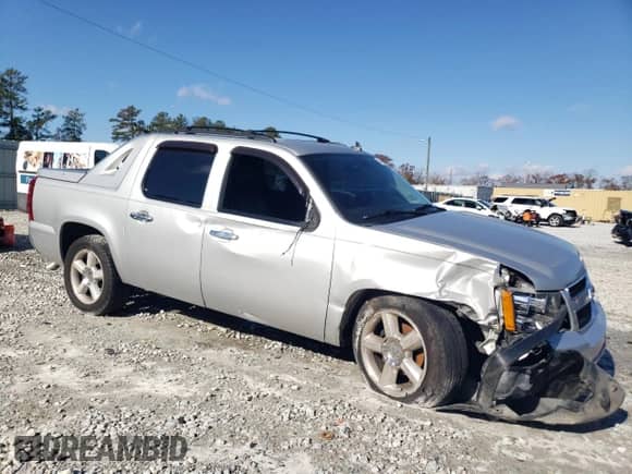 2011 Chevrolet Avalanche LT с VIN 3GNMCFE09BG134225, выставлен на аукционе Copart как лот 84046314 с пробегом 168 546 миль миль и Списание • Salvage title. История ставок и продаж доступна на DreamBid. Изображение 4.